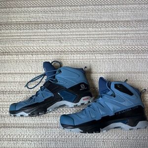 Salomon Womens Hiking Boots Size 9 New